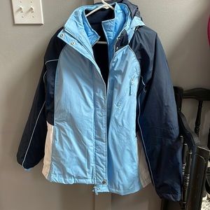 Ski coat with double jackets.